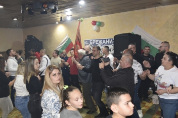 Махала Горна от село Брежани празнува за награда  Бронзовата маска  на фестивала в Перник