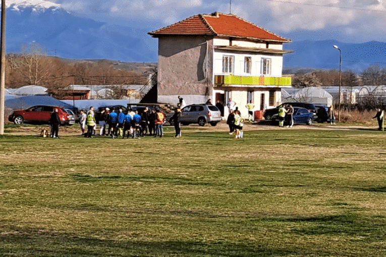 Масов бой на мача от пиринската бундеслига в село Струма