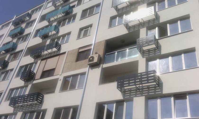Трагедия разтърси Петрич! Дъщеря на бивш полицай скочи от 7-ия етаж, издъхна на място