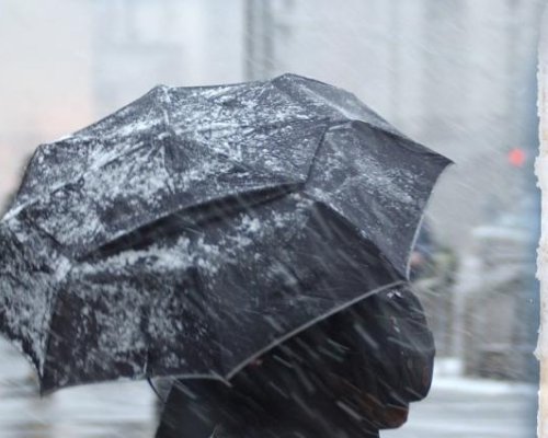 ЗИМАТА СЕ ЗАВРЪЩА: Студен фронт носи сняг и дъжд
