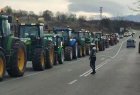 Десетки земеделци с техниката си на протест край Дупница
