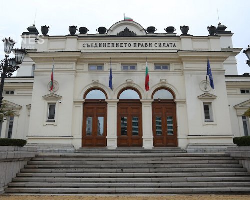 При 81 обработени протоколи 6 партии влизат в 49-то НС