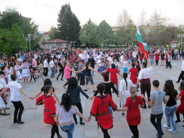 В Гоце Делчев отбелязват Международния ден на танца