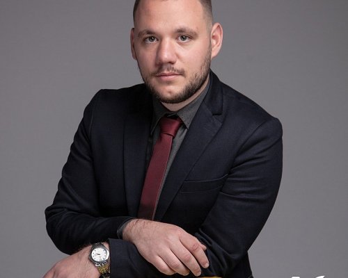 Калоян Константинов: ГЕРБ искат да подхлъзнат ПП-ДБ, за да лапне Борисов лъвското парче от пая