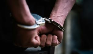 Белезници за кметски син в Сандански заради държане и разпространение на наркотици