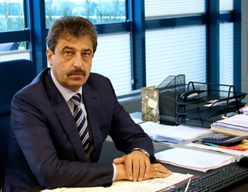 Даде ли Пеевски на Йордан Цонев 3 млн лв, докато П. Чобанов бе гладно куче?*