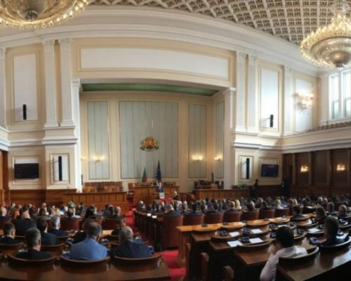 Алена с кошмарна прогноза за новия парламент, часът на свикването му ще има страшни последици за България