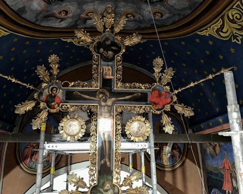 Четири стенописа, дело на зографи от именития род Доспевски, са разкрити при реставрацията в храм  Св. Никола” в Дупница
