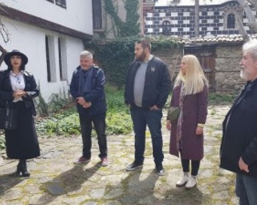 Седем автори в изложбата  Стаички  преплитат в артистична симбиоза възрожденска и модернистична стилистика