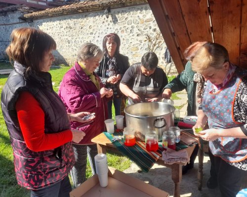 Боядисване на яйца в Историческия музей в Разлог