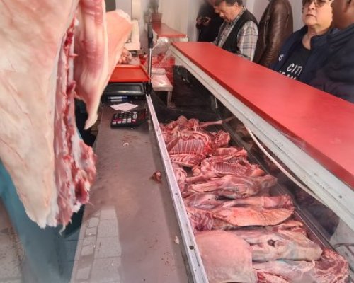 Тъжно! Пенсионери се отказаха от агнешкото, имат пари само за яйца