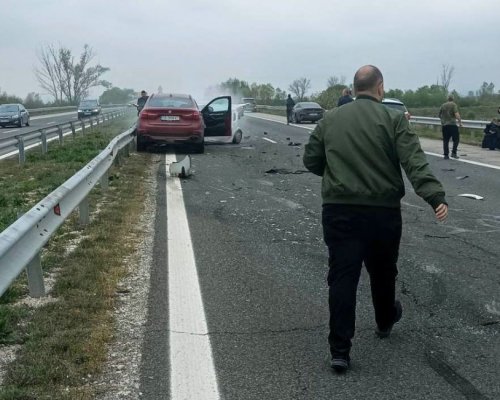 ИЗВЪНРЕДНО! Адска катастрофа между няколко коли с жертви и ранени на АМ  Тракия”