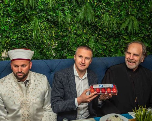 Кметът на Белица Радослав Ревански събра на ифтар мюсюлмани и християни