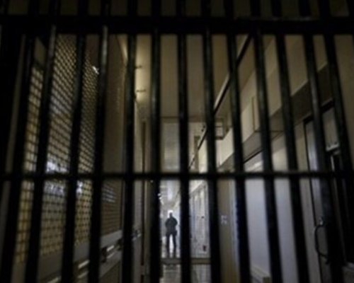 Санданчанин, открадна дебитната карта на съкилийник в Бобов дол и похарчи всичко в лавката