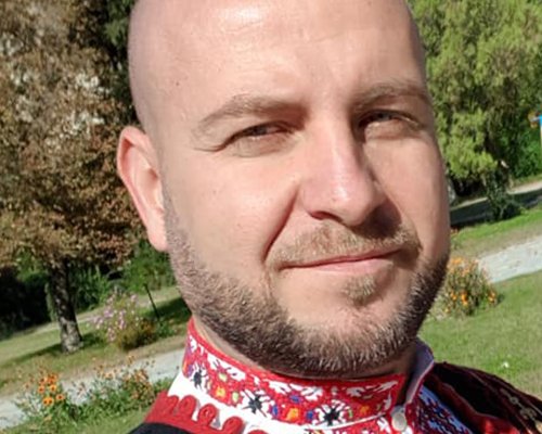 НАРОДНИЯТ ИЗПЪЛНИТЕЛ МАЛИН ДОМОЗЕТСКИ: МУЗИКАТА Е ДАРБА ОТ БОГ