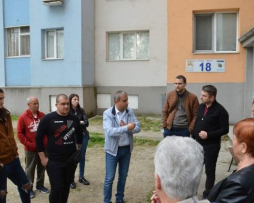 Завършиха ремонтните дейности по опожарения блок 18 в кв. в кв.