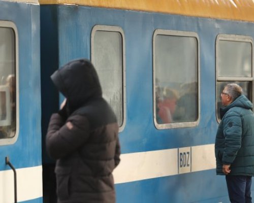 БДЖ пуска допълнителни места за предстоящите празници