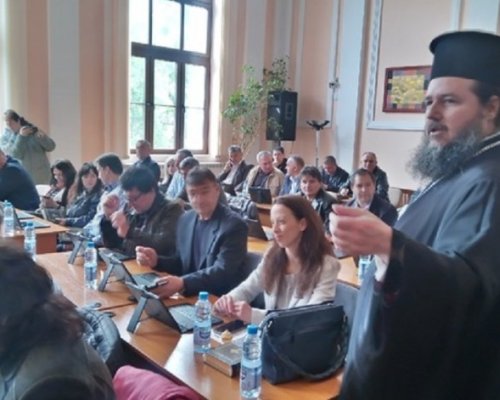 Няма рушвети: Библии и икони за общинарите в Кюстендил