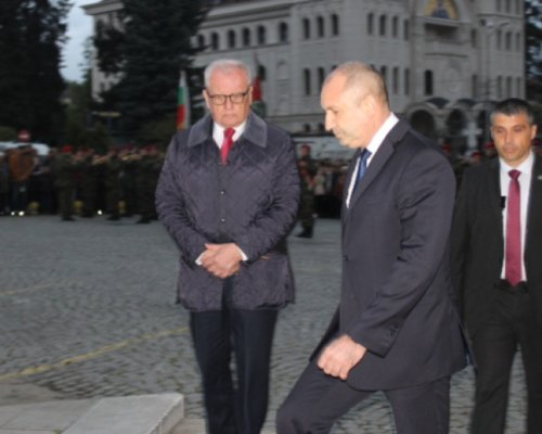Румен Радев участва на тържествената заря-проверка в Гоце Делчев