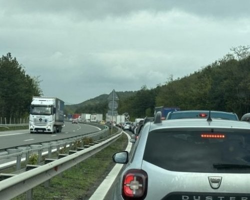 Засилен трафик в цялата страна