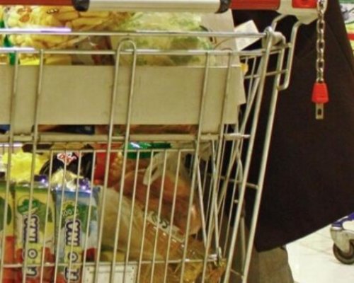 Потребители: С двойни опаковки търговци крият изтекъл срок на годност на продуктите