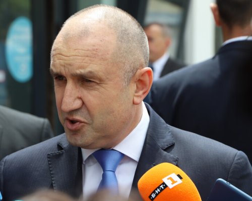 Радев връчва първия мандат на 15 май