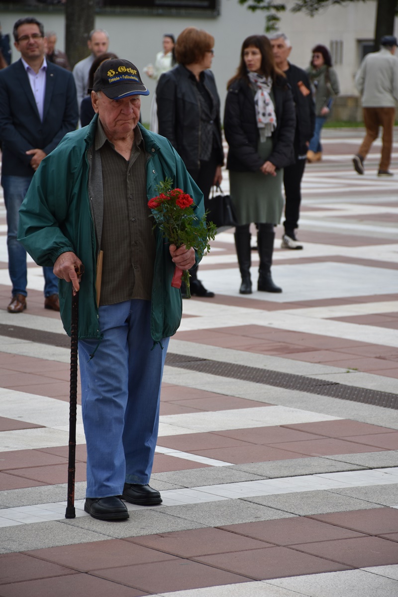 Със сълзи на очи! Ветеранът от Втората световна война, 95-годишният Димитър Портарски отдаде почит към загиналите!
