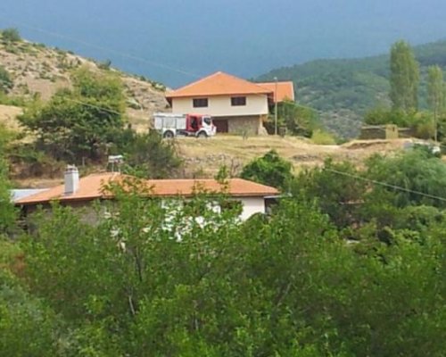 Зелени активисти завладели цяло село в Пирин