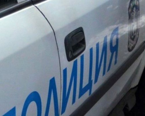 Обвиниха полицай, шофирал пиян по време на работа