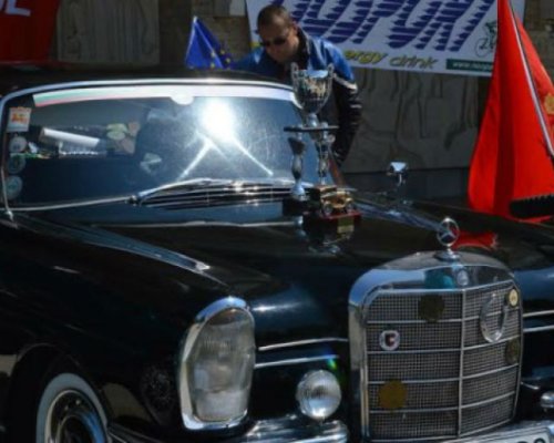 Парад на ретро автомобили в Благоевград