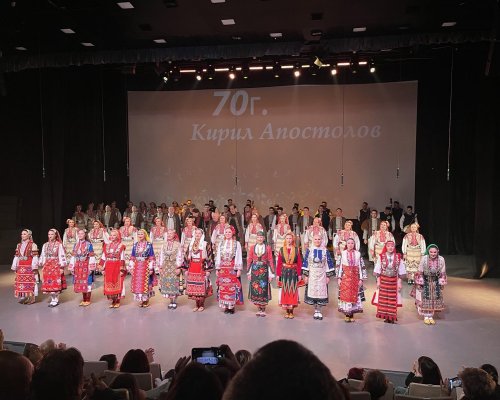 Пълна зала и бурни аплодисменти на концерта по случай 70- годишнината на хореографа Кирил Апостолов