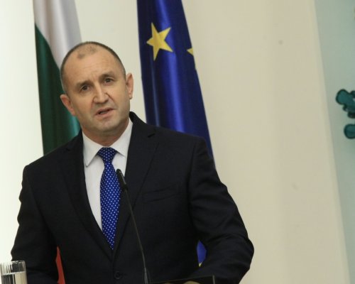 Президентът връчва български документи на Любчо Георгиевски и Благой Шаторов