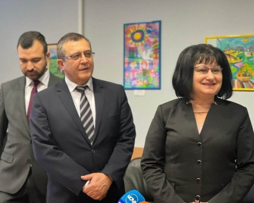 По вариант от комбинация 1 ще пишат зрелостниците на матурата по БЕЛ
