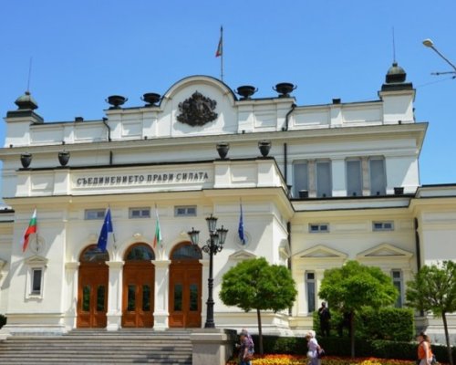 Сценарий: Държавата може да спре на 10 юни