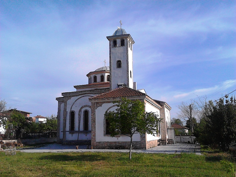 Литургия и курбан за храмовия празник на църквата в Струмяни