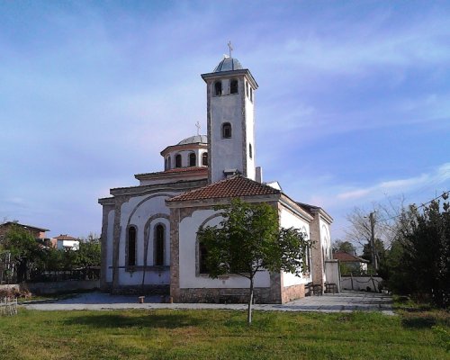 Литургия и курбан за храмовия празник на църквата в Струмяни