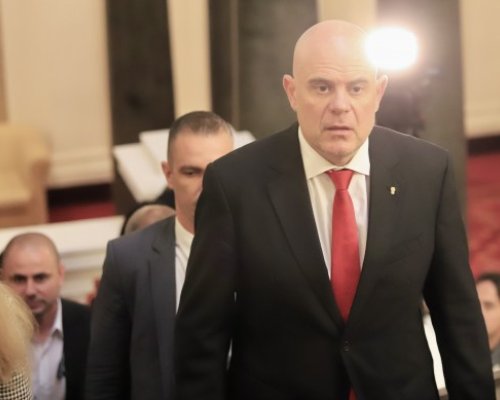 Прокуратурата разпитва Иван Гешев
