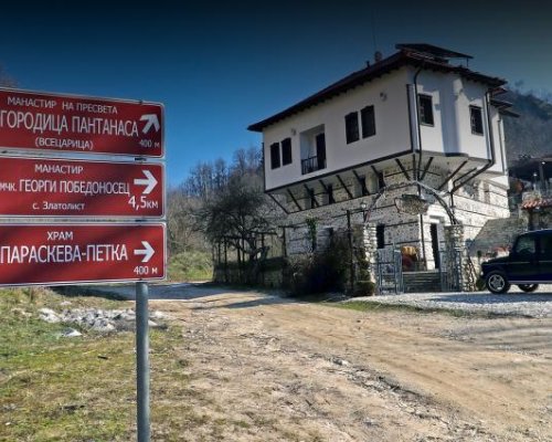 Посегнаха на бившия кмет на с. Катунци, потрошиха имущество за над 20000 лв