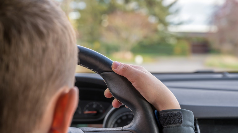 12-годишно дете кара със 120 км/ч по магистрала Тракия