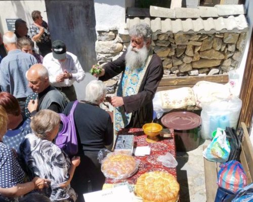 Село Делчево почете светци на връх високо в Пирин планина