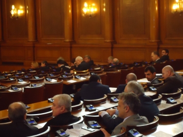 Внасят историческия компромис за промяна на Конституцията в парламента