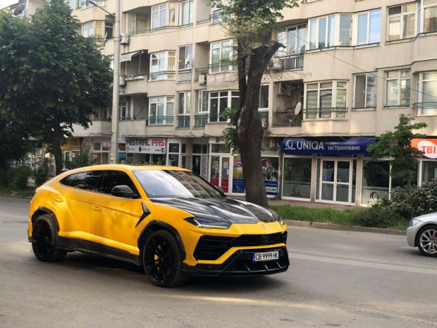 Благоевградски абитуриент пристигна с ТИР на бала