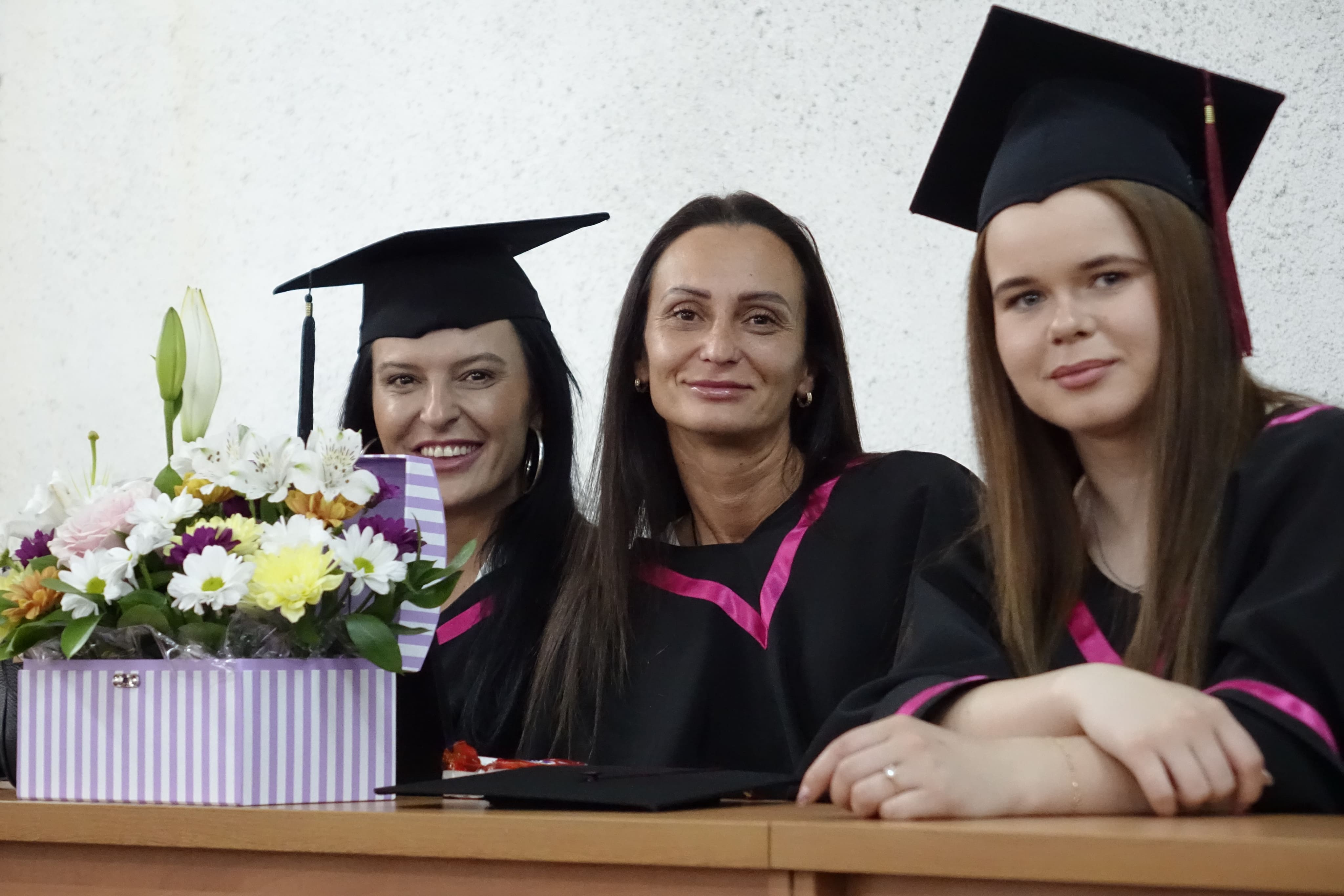 144 абсолвенти от Факултета  Обществено здраве, здравни грижи и спорт  на ЮЗУ  Неофит Рилски  получиха дипломите си