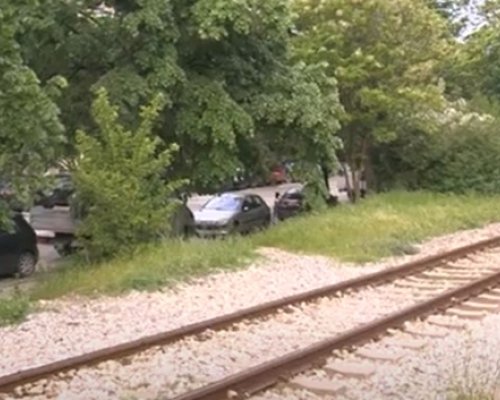 Опасен жп прелез в Благоевград! Хората в района искат изграждането на надлез!