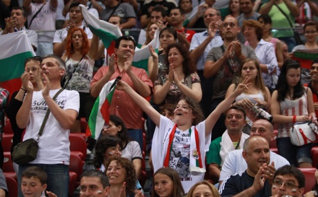 Волейболната федерация пуска семейни пакети за мачове от Европейското