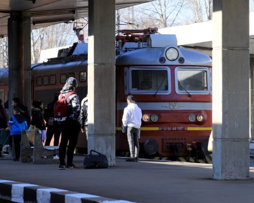Вие се влакчето: БДЖ подарява безплатно пътуване на децата за 1-ви юни