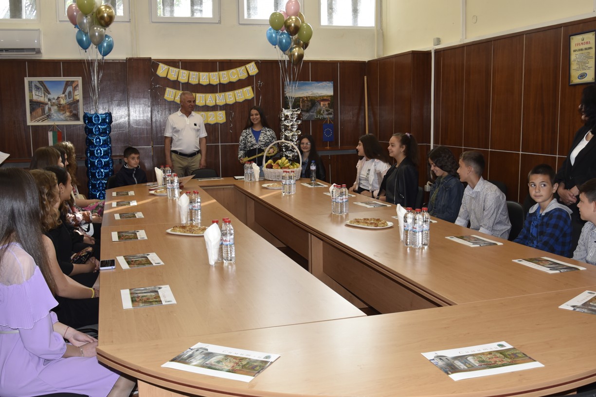 На 1 юни! Детски парламент пое властта в община Симитли