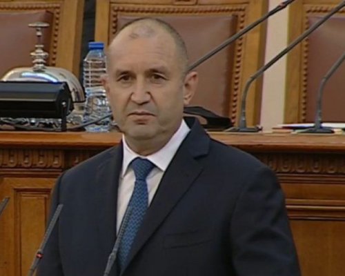 Скандал:  Президентът Радев напусна клетвата на новото правителство