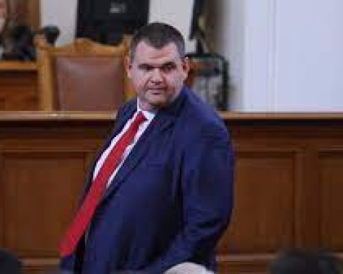 Делян Пеевски след вота за: Да е ясно-подкрепяме конституционната реформа, не кабине