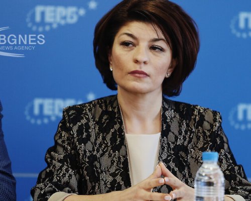 Десислава Атанасова: Връщането на Спецов в НАП е абсолютно недопустимо